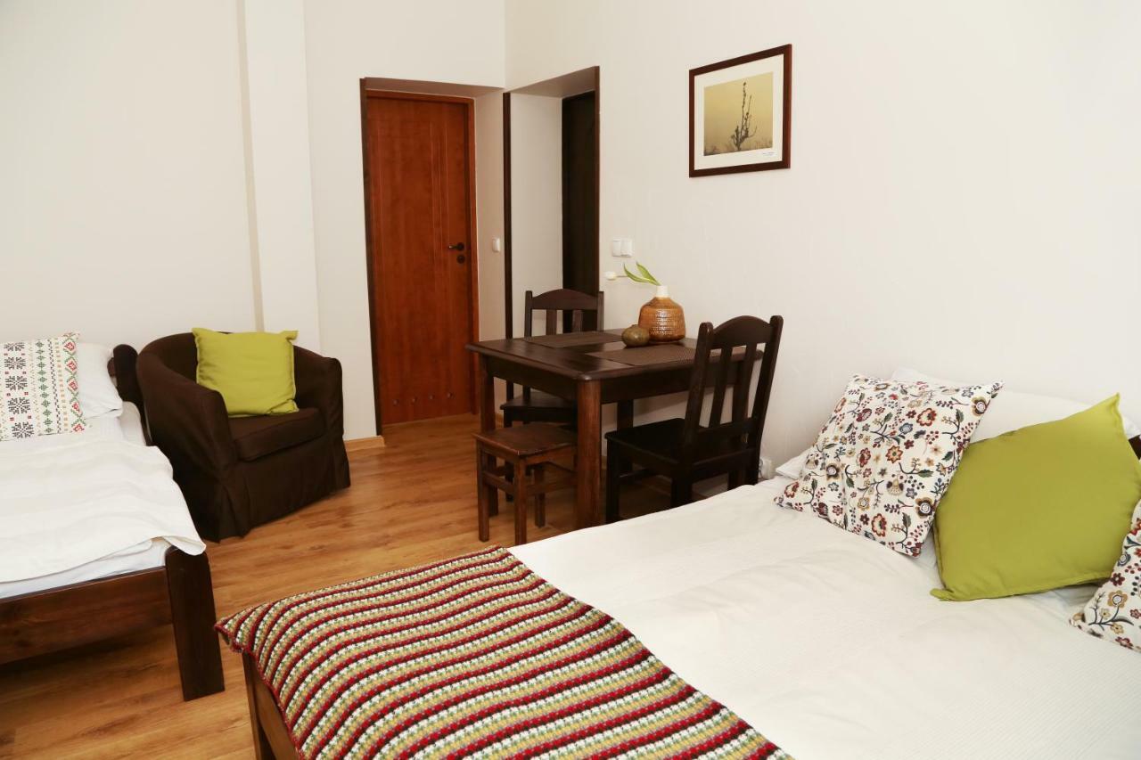 דז'ווירז'ינו 4 Strony Swiata Pokoje I Apartamenty מראה חיצוני תמונה